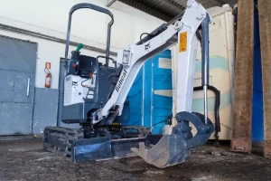 Bob Cat E418 1.1 Tonelada